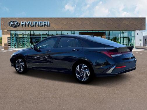 2025 Hyundai ELANTRA HEV SEL Sport