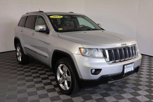 Bright Silver Metallic Clearcoat 2013 Jeep Grand Cherokee Overland