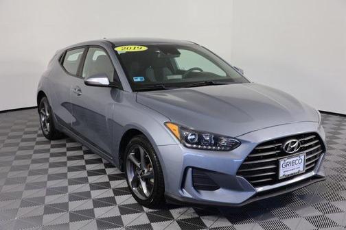2019 Hyundai Veloster 2