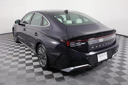 2024 Hyundai SONATA Hybrid Limited