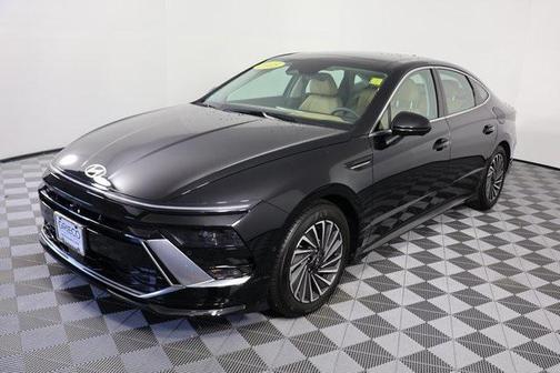 2025 Hyundai SONATA Hybrid Limited