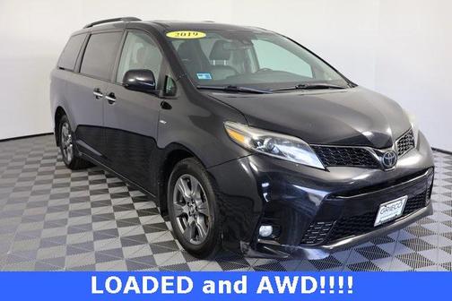 2019 Toyota Sienna SE
