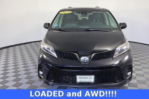 2019 Toyota Sienna SE