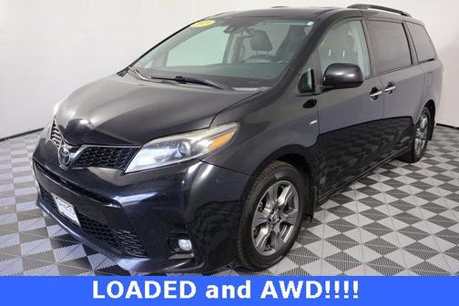 2019 Toyota Sienna SE