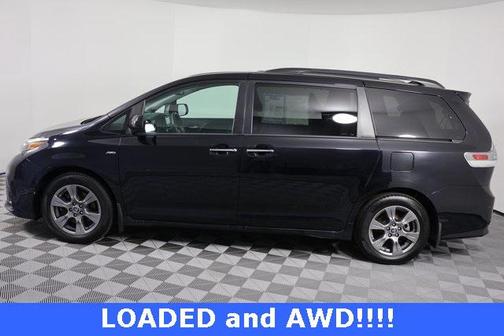 2019 Toyota Sienna SE