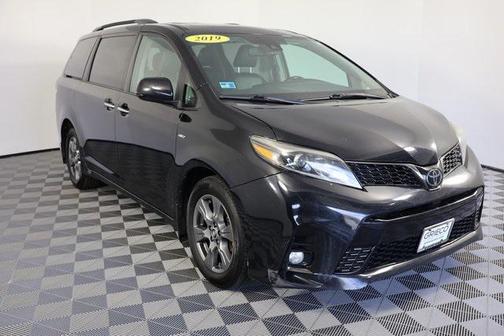 2019 Toyota Sienna SE