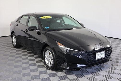 2023 Hyundai ELANTRA SE