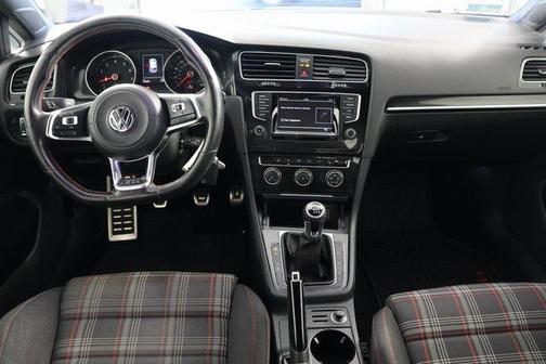 2015 Volkswagen Golf GTI 2.0T S 4-Door
