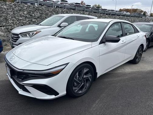 2025 Hyundai ELANTRA Sport