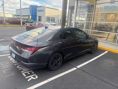 2021 Hyundai ELANTRA SEL