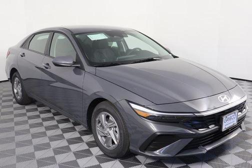2025 Hyundai ELANTRA SEL