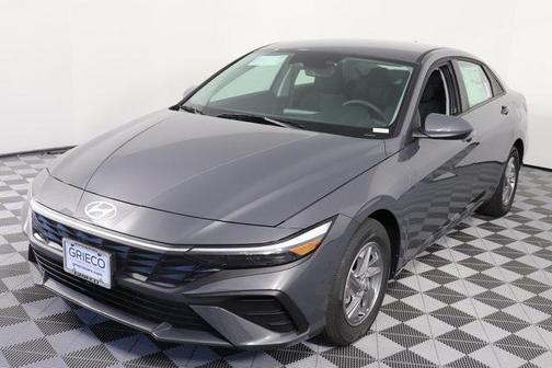 2025 Hyundai ELANTRA SEL