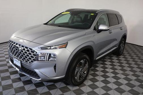Shimmering Silver Pearl 2022 Hyundai SANTA FE SEL 2.4