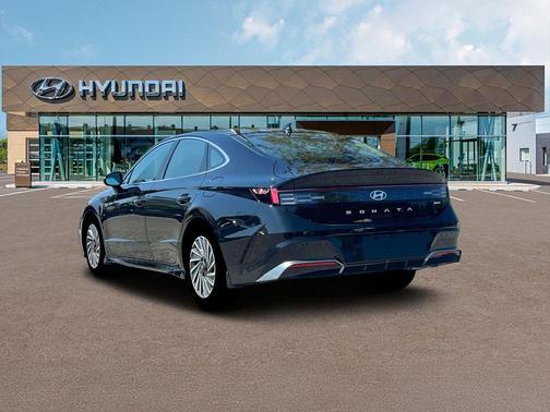 2025 Hyundai SONATA Hybrid SE