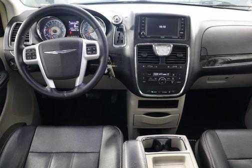 2015 Chrysler Town & Country Touring