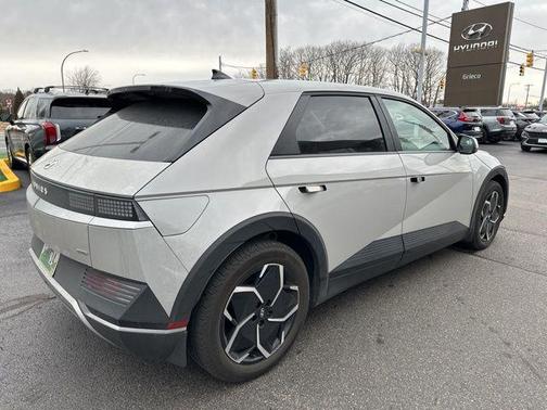 2022 Hyundai IONIQ 5 SE