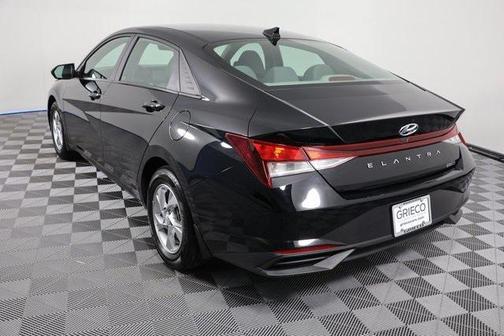 2023 Hyundai ELANTRA SE
