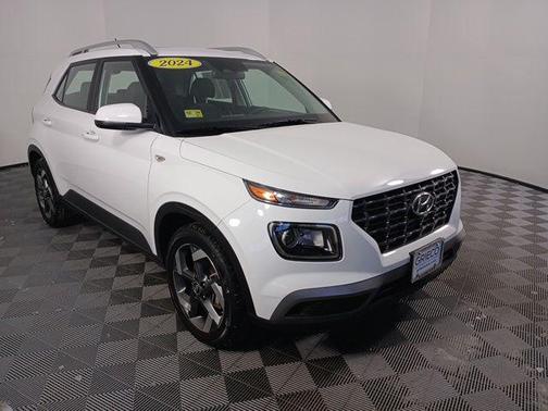2024 Hyundai VENUE SEL
