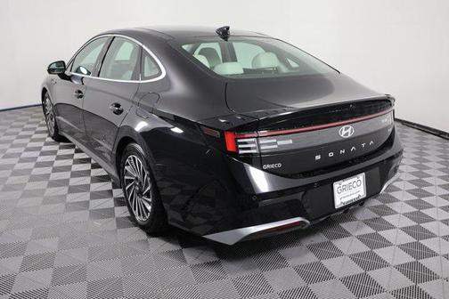 2024 Hyundai SONATA Hybrid Limited