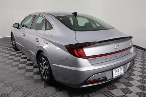 2023 Hyundai SONATA Hybrid Base