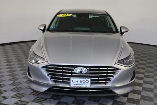 2023 Hyundai SONATA Hybrid Base