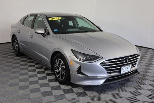 2023 Hyundai SONATA Hybrid Base