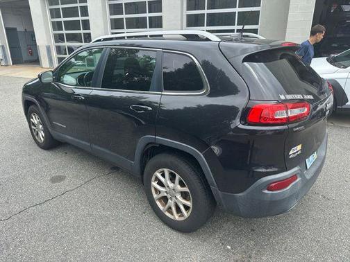 Brilliant Black Crystal Pearlcoat 2016 Jeep Cherokee Latitude