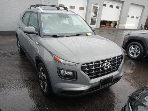 2023 Hyundai VENUE SEL