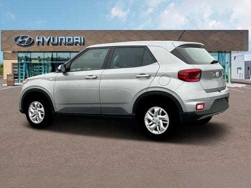 2025 Hyundai VENUE SE