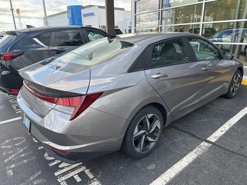 Fluid Metal 2023 Hyundai ELANTRA SEL