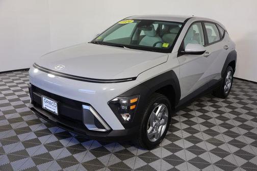 Cyber Gray Metallic 2024 Hyundai KONA SE