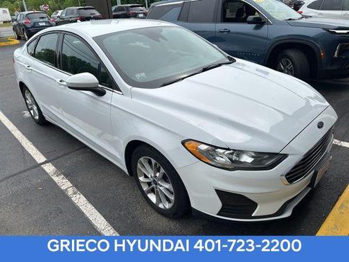 OXFORD WHITE 2020 Ford Fusion SE