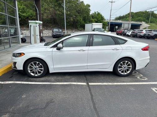 OXFORD WHITE 2020 Ford Fusion SE