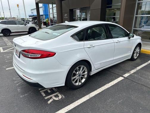 OXFORD WHITE 2020 Ford Fusion SE