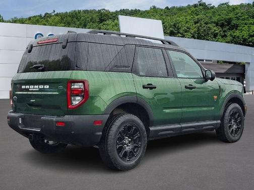ERUPTION GREEN METALLIC 2025 Ford Bronco Sport BADLANDS
