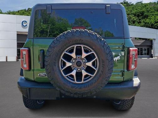 ERUPTION GREEN METALLIC 2025 Ford Bronco BADLANDS