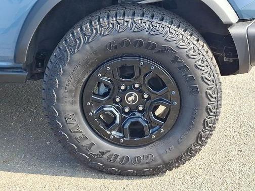 AZURE GRAY MET TRI-COAT 2025 Ford Bronco BADLANDS