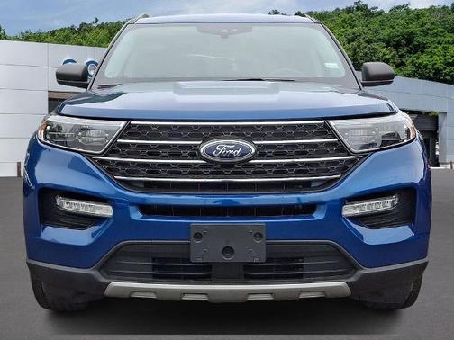 ATLAS BLUE METALLIC 2022 Ford Explorer XLT