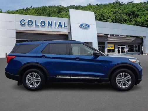 ATLAS BLUE METALLIC 2022 Ford Explorer XLT