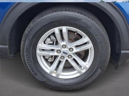 ATLAS BLUE METALLIC 2022 Ford Explorer XLT