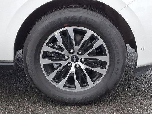 STAR WHITE MET TRI-COAT 2025 Ford Expedition PLATINUM