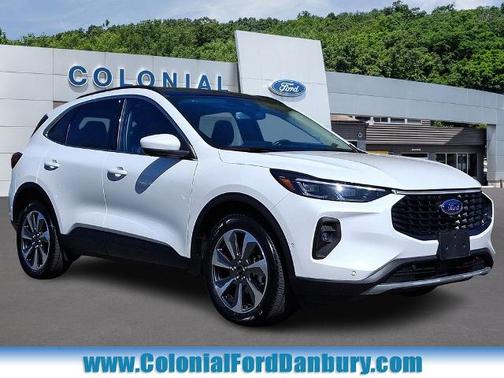 STAR WHITE METALLIC TRI-COA 2024 Ford Escape PLATINUM