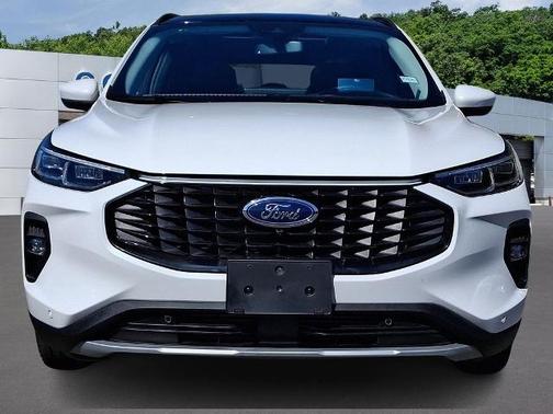 STAR WHITE METALLIC TRI-COA 2024 Ford Escape PLATINUM