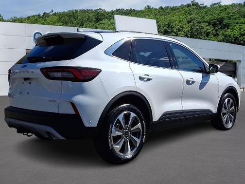 STAR WHITE METALLIC TRI-COA 2024 Ford Escape PLATINUM