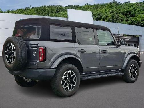 CARBONIZED GRAY METALLIC 2023 Ford Bronco OUTER BANKS