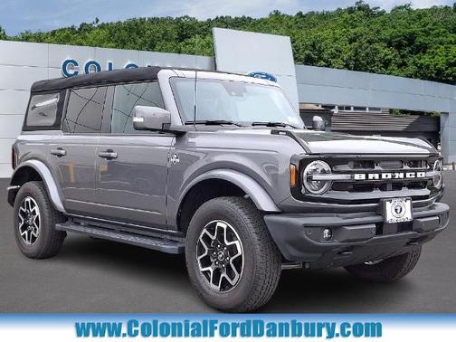 CARBONIZED GRAY METALLIC 2023 Ford Bronco OUTER BANKS