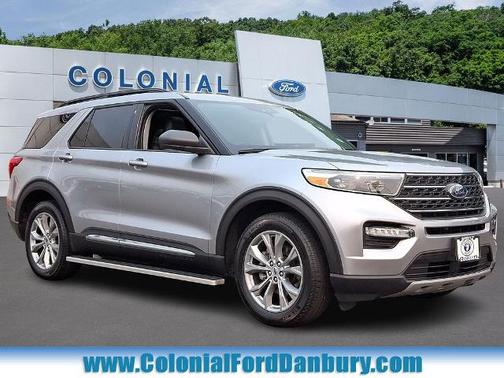 ICONIC SILVER METALLIC 2023 Ford Explorer XLT