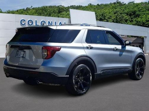 ICONIC SILVER METALLIC 2023 Ford Explorer ST-LINE