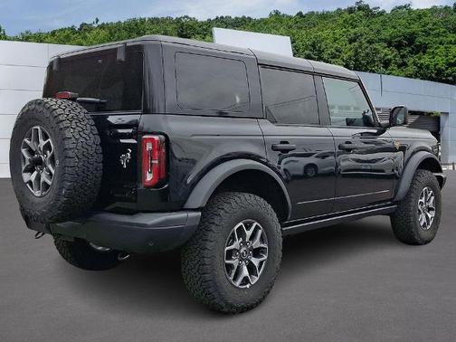 SHADOW BLACK 2025 Ford Bronco BADLANDS