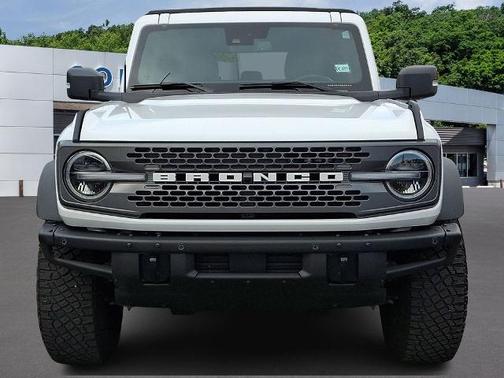 OXFORD WHITE 2023 Ford Bronco BADLANDS